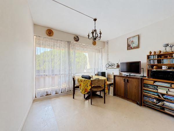 Appartement
         2 pièces
        - 34 m² Exclusivité 98 000 € *
