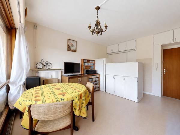 Appartement
         2 pièces
        - 34 m² Exclusivité 98 000 € *
