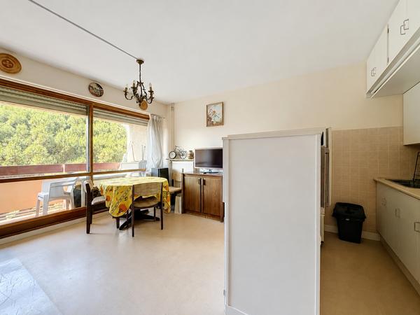 Appartement
         2 pièces
        - 34 m² Exclusivité 98 000 € *