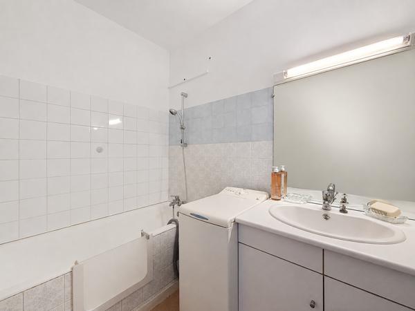 Appartement
         2 pièces
        - 34 m² Exclusivité 98 000 € *