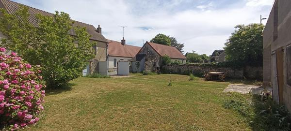 LE VEURDRE - MAISON DE BOURG 180 M2, STUDIO, TERRAIN + GARAGE