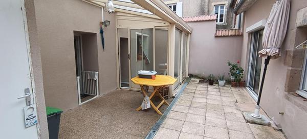 LE VEURDRE - MAISON DE BOURG 180 M2, STUDIO, TERRAIN + GARAGE