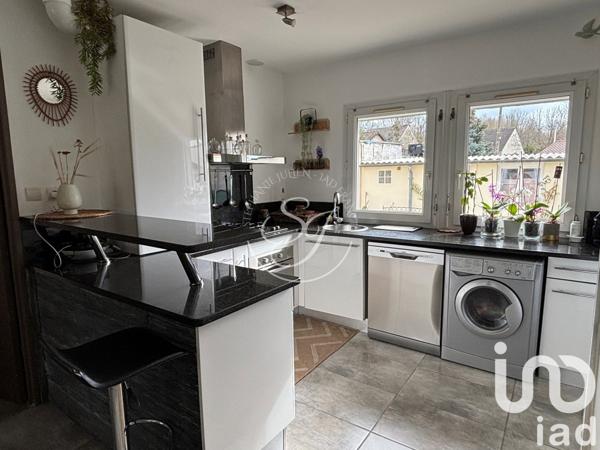 Maison 3 pièces de 64 m² à Saintry-sur-Seine (91250)