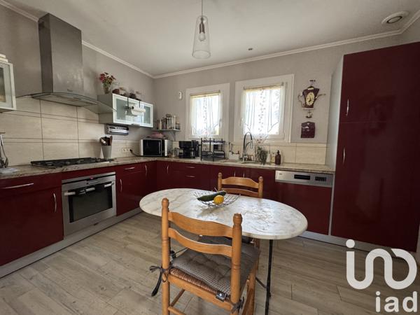 Maison à vendre 6 pièces 140 m² Saint-Yrieix-sur-Charente