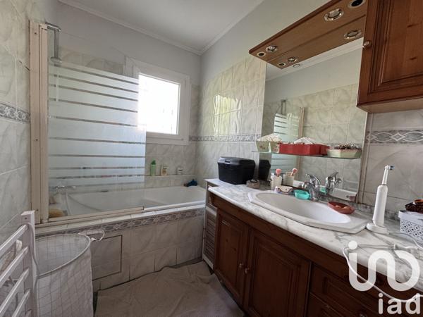 Maison à vendre 6 pièces 140 m² Saint-Yrieix-sur-Charente