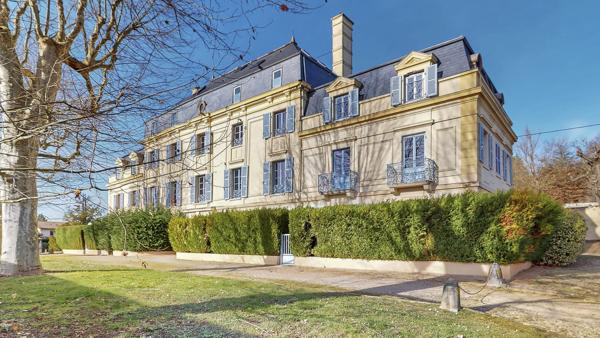 Trévoux (01600) TREVOUX - APPARTEMENT D'EXCEPTION DE 108 m² EN RDJ - 2 CHAMBRES - CAVE ET GARAGE