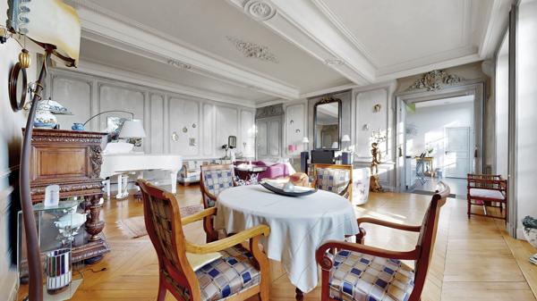 Trévoux (01600) TREVOUX - APPARTEMENT D'EXCEPTION DE 108 m² EN RDJ - 2 CHAMBRES - CAVE ET GARAGE