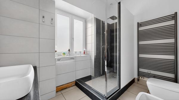 Trévoux (01600) TREVOUX - APPARTEMENT D'EXCEPTION DE 108 m² EN RDJ - 2 CHAMBRES - CAVE ET GARAGE