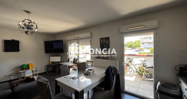 À vendre Appartement 22 pièces 458 m² - Saint-martin-de-crau 13310