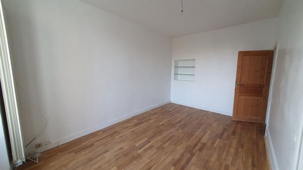 Maison de 148m² avec un petit jardin en centre ville de Mantes La Jolie