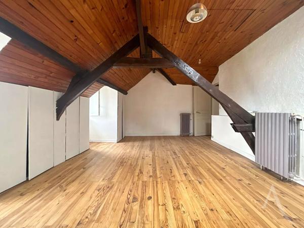 Maison de 148m² avec un petit jardin en centre ville de Mantes La Jolie