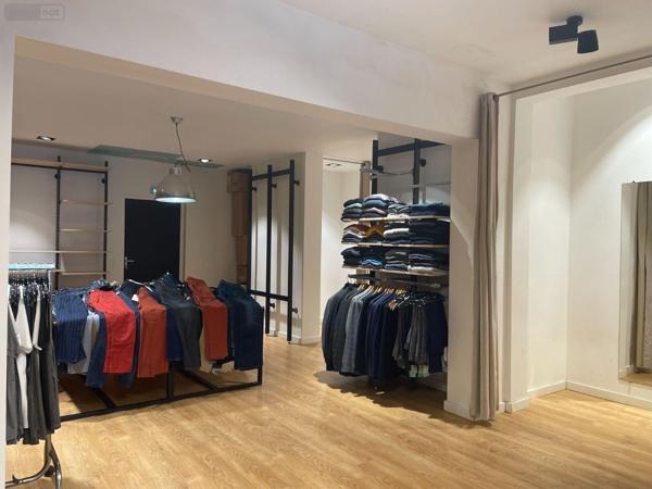 Local mixte (Pro/Hab) à vendre à Bailleul dans le Nord (59270), ref : F30376