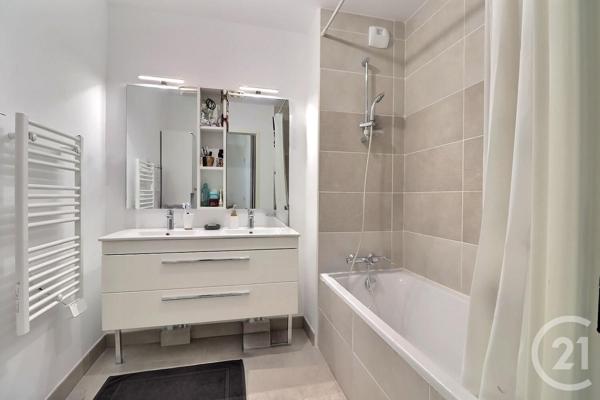 Appartement F3 à vendre  3 pièces - 61,23 m2 FREJUS - 83