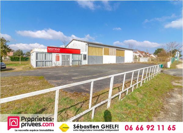 bâtiment d'environ 240 m² au sol-bureau-terrain constructible de 2120 m²