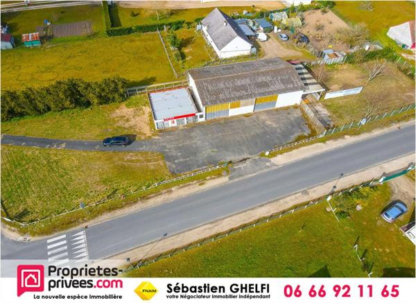 bâtiment d'environ 240 m² au sol-bureau-terrain constructible de 2120 m²
