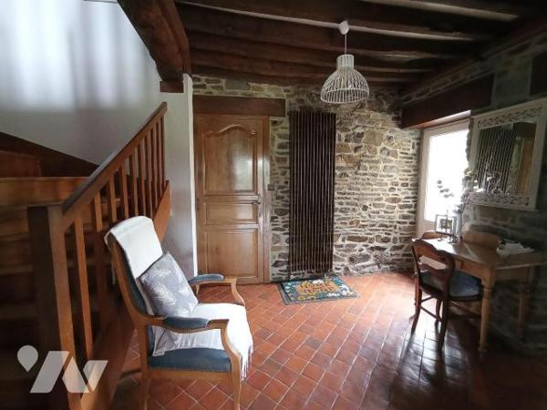 Maison située à CALIGNY comprenant:
- Au rez-de-chaussée: une entrée, salle à manger-salon, cu...