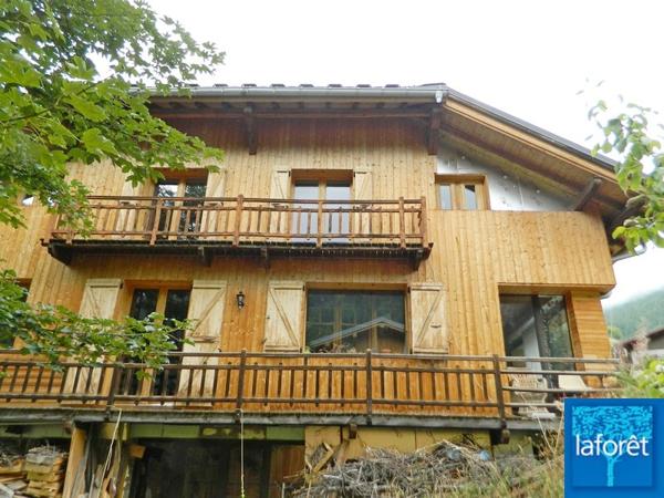 Achat maison près de Peisey-Nancroix - 11 pièce(s) - 320 m² - 785 000 €