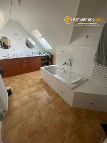 Location                                                      Maison
                        
                     6 pièces                      125 m2                     à Rannée