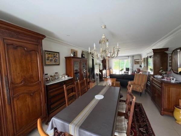 A vendre - Maison de plain pied de 146 m² - garage aménagé