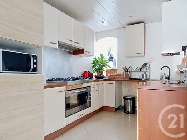 Maison à vendre  4 pièces - 100 m 2   MARSEILLE  - 13008