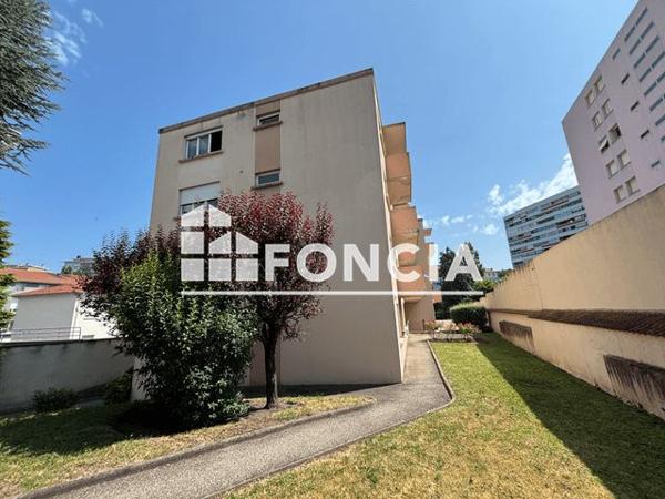 À vendre Studio 30.85 m² - Saint-étienne 42100