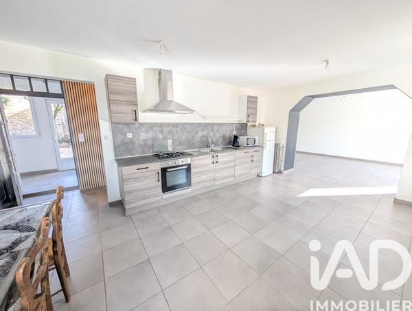 Immeuble à vendre 211 m² Lussac-les-Châteaux