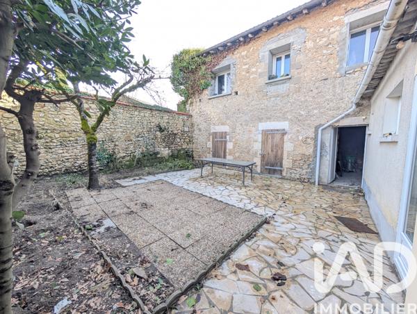 Immeuble à vendre 211 m² Lussac-les-Châteaux