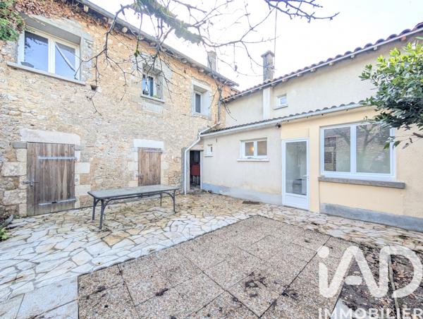 Immeuble à vendre 211 m² Lussac-les-Châteaux