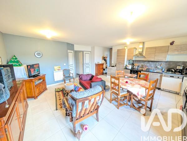 Immeuble à vendre 211 m² Lussac-les-Châteaux