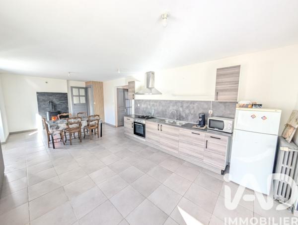 Immeuble à vendre 211 m² Lussac-les-Châteaux