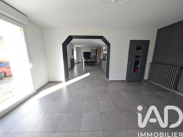 Immeuble à vendre 211 m² Lussac-les-Châteaux