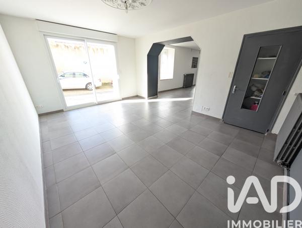 Immeuble à vendre 211 m² Lussac-les-Châteaux