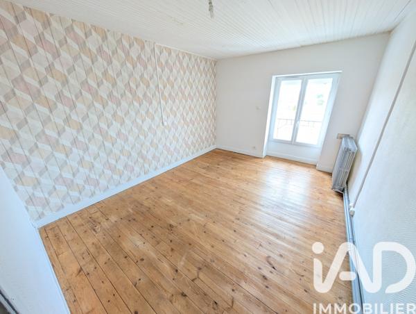 Immeuble à vendre 211 m² Lussac-les-Châteaux