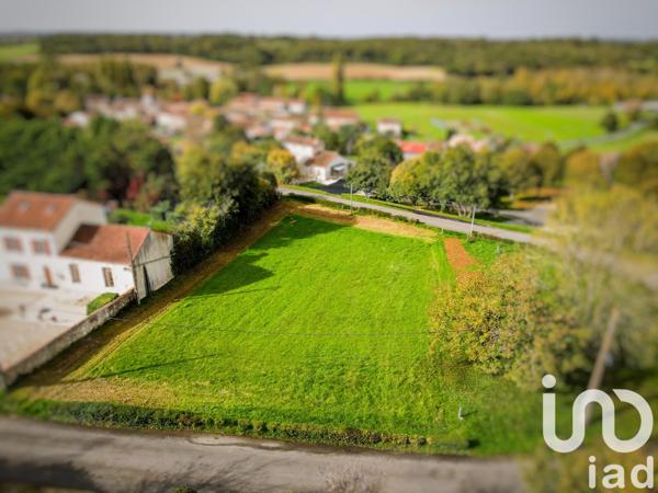 Terrain à vendre 1 880 m² Poursac