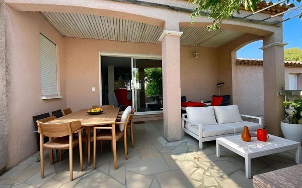 Maison à vendre    6 pièces •  Gallargues-le-Montueux