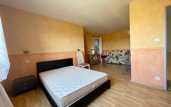 Maison à vendre    6 pièces •  Gallargues-le-Montueux