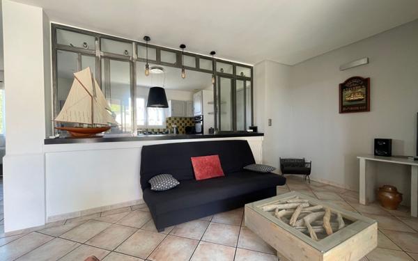 Maison à vendre    6 pièces •  Gallargues-le-Montueux