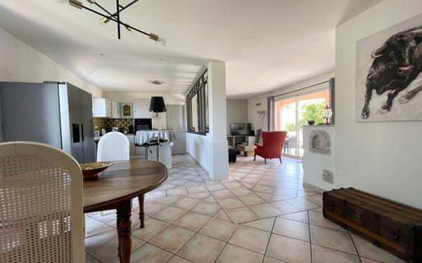 Maison à vendre    6 pièces •  Gallargues-le-Montueux