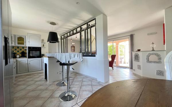 Maison à vendre    6 pièces •  Gallargues-le-Montueux