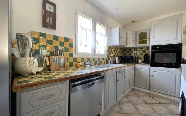 Maison à vendre    6 pièces •  Gallargues-le-Montueux