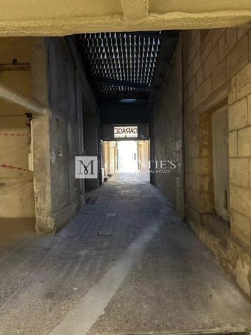 Bordeaux centre historique : Plateau brut à aménager