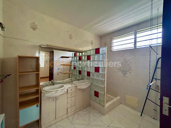 Location Appartement103,75 m² - 4 Pièces - LE GOSIER (97190)