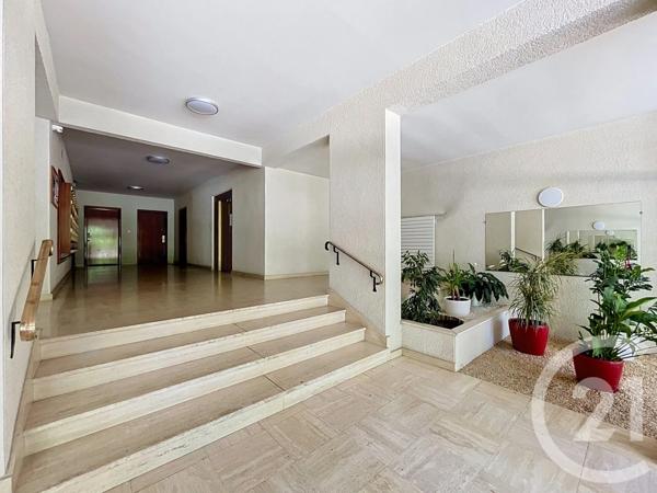 Appartement F3 à vendre  4 pièces - 90,90 m 2   CHOLET  - 49