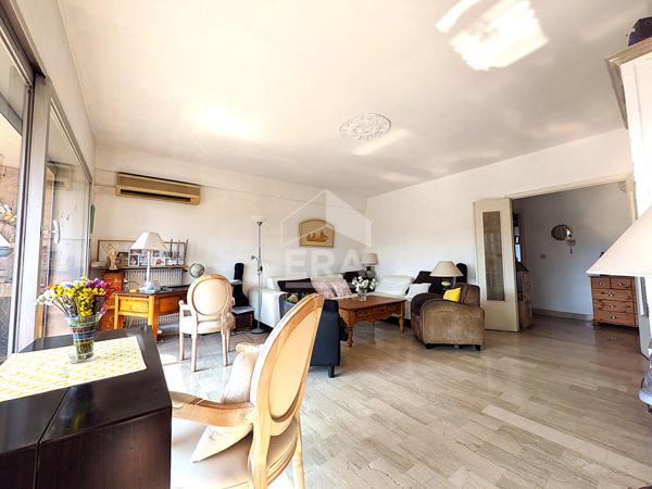 Grand 2 pièces de 60 m²  ( transformable en F3) avec garage fermé et cave