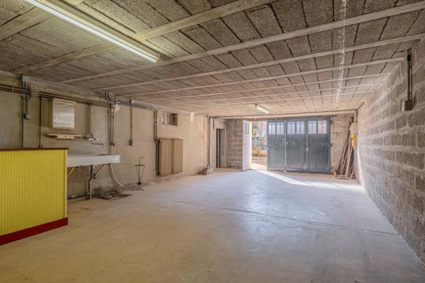 Maison à vendre 6 pièces BRON (69) rue calme Stade J Jaurès