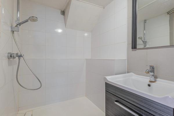 Maison à vendre 6 pièces BRON (69) rue calme Stade J Jaurès