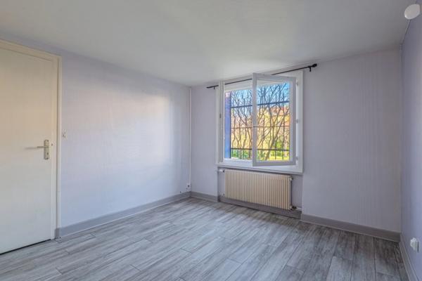 Maison à vendre 6 pièces BRON (69) rue calme Stade J Jaurès