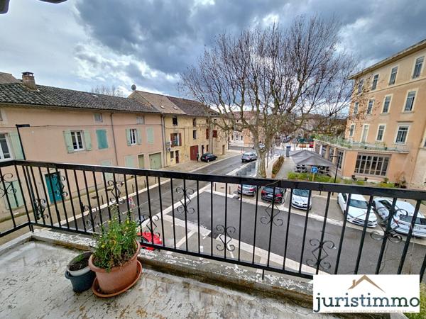 Orange (84100) Immeuble composé de deux logements au coeur de ville d'Orange