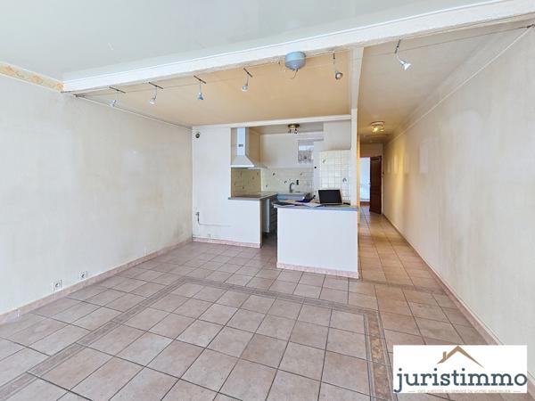 Orange (84100) Immeuble composé de deux logements au coeur de ville d'Orange