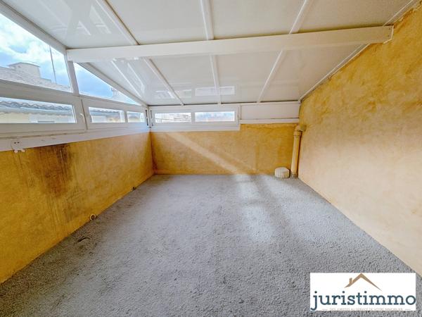 Orange (84100) Immeuble composé de deux logements au coeur de ville d'Orange